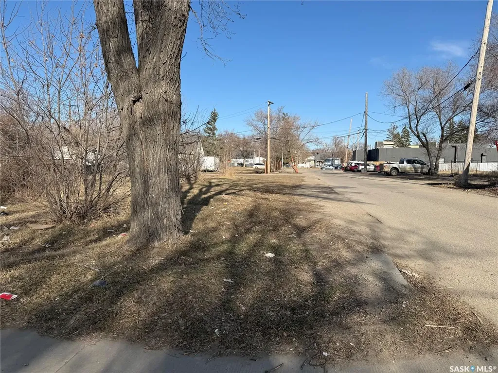 1459 Edward Street Regina SK S4T 4M9