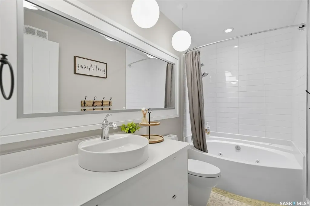 230 Trimble Lane Saskatoon SK S7W 0E1
