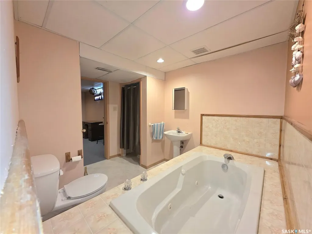 101 Fraser Avenue Oxbow SK S0C 0B6