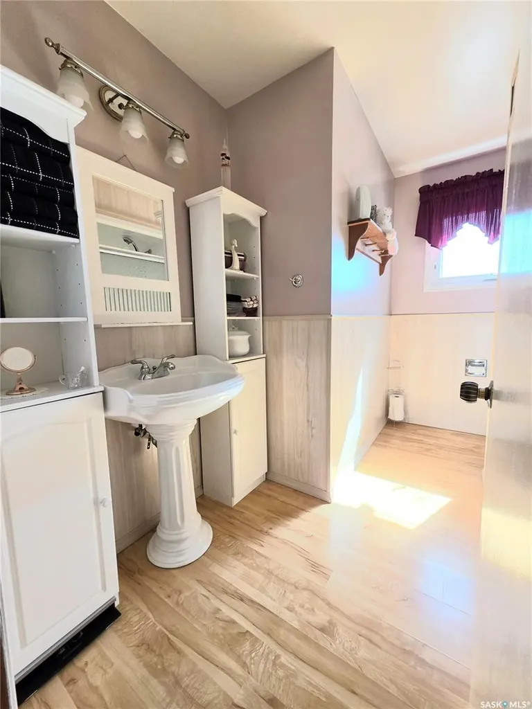 101 Fraser Avenue Oxbow SK S0C 0B6