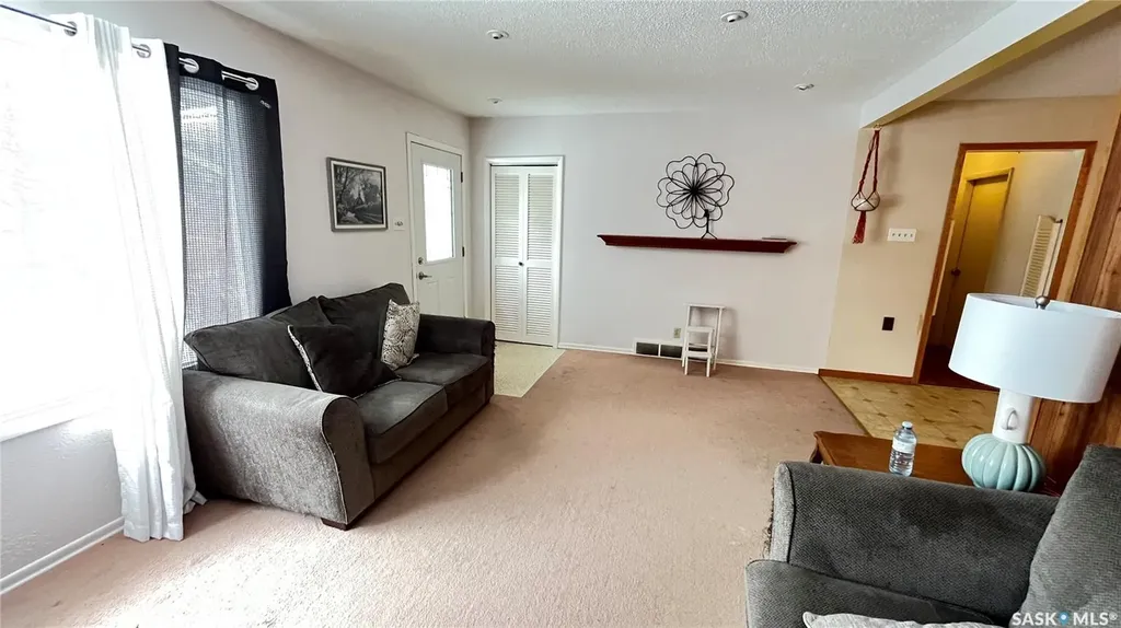 209 Hood Street Maple Creek SK S0N 1N0