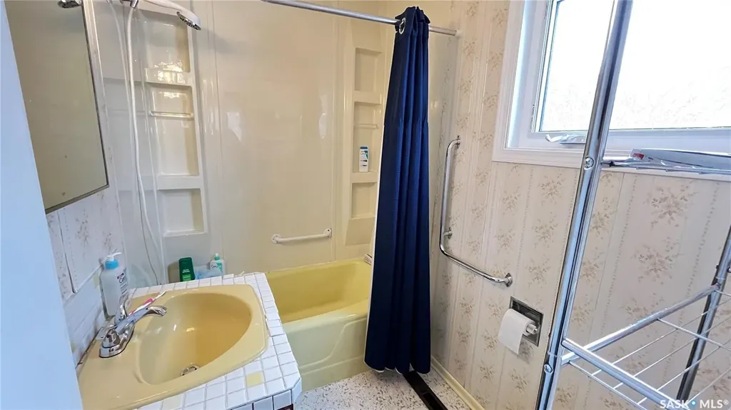 209 Hood Street Maple Creek SK S0N 1N0
