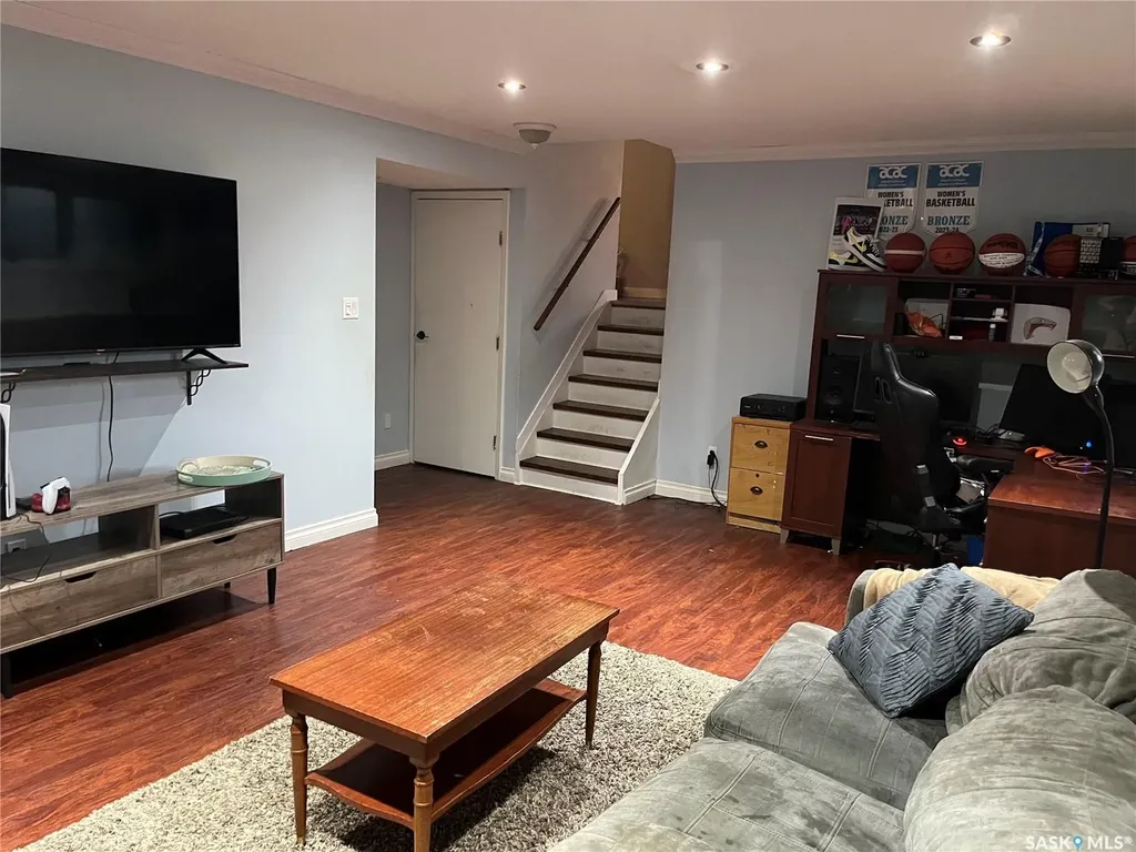 206 3rd Avenue Caronport SK S0H 0S0