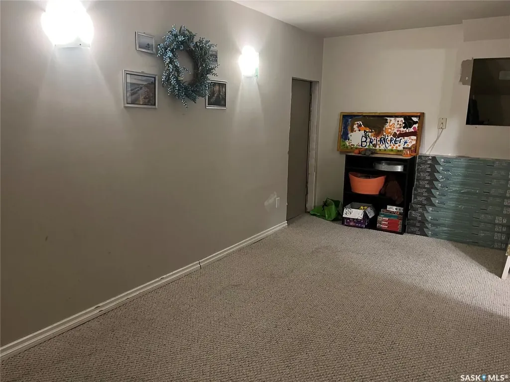 206 3rd Avenue Caronport SK S0H 0S0