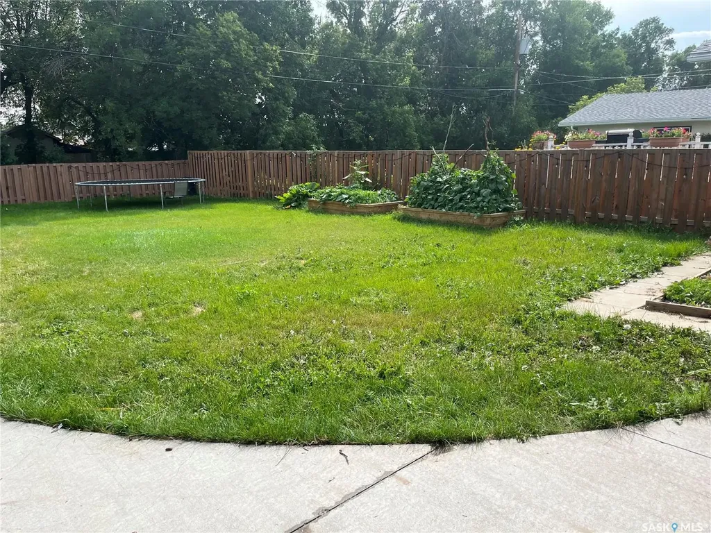 206 3rd Avenue Caronport SK S0H 0S0