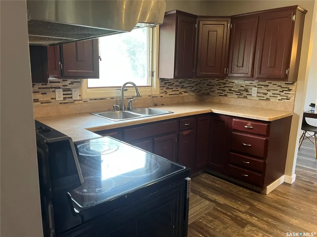206 3rd Avenue Caronport SK S0H 0S0