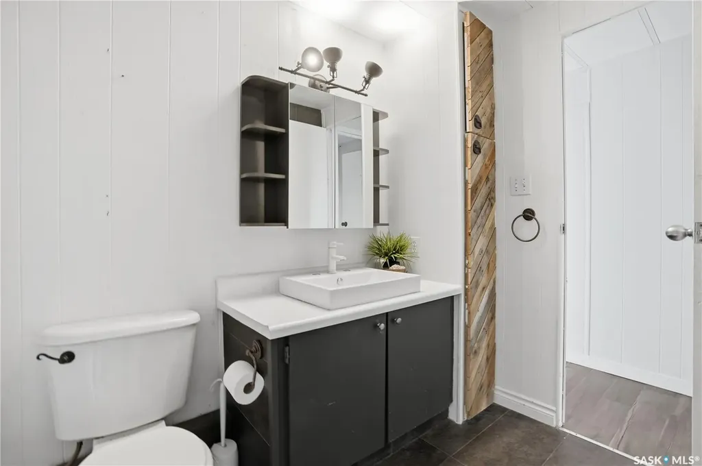 124 Dogwood Street Caronport SK S0H 0S0