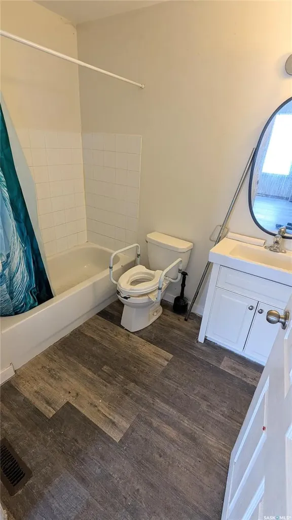 407 U Avenue S Saskatoon SK S7M 3C4
