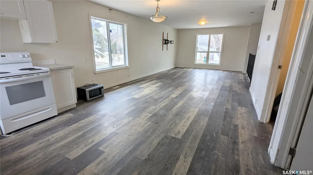 407 U Avenue S Saskatoon SK S7M 3C4