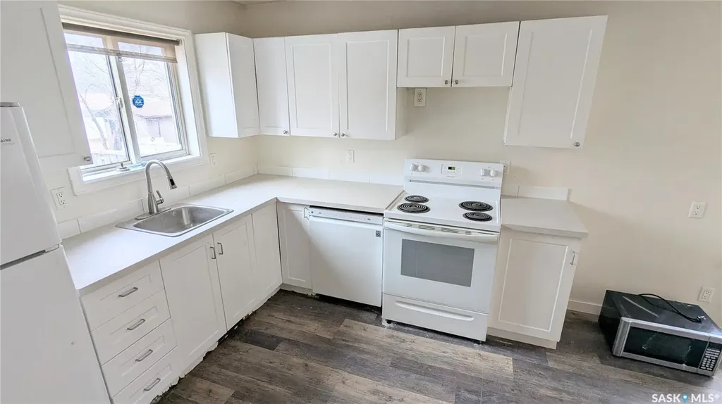 407 U Avenue S Saskatoon SK S7M 3C4