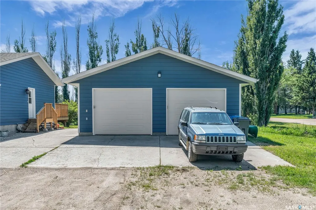 402 Alexander Street Radisson SK S0K 3L0