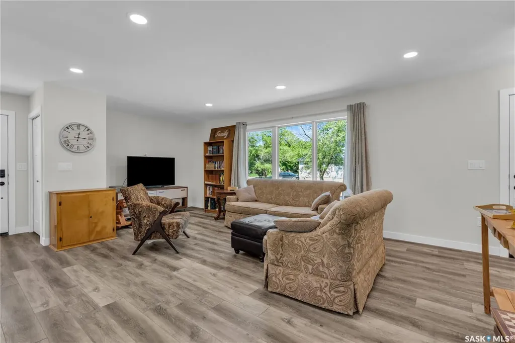 402 Alexander Street Radisson SK S0K 3L0