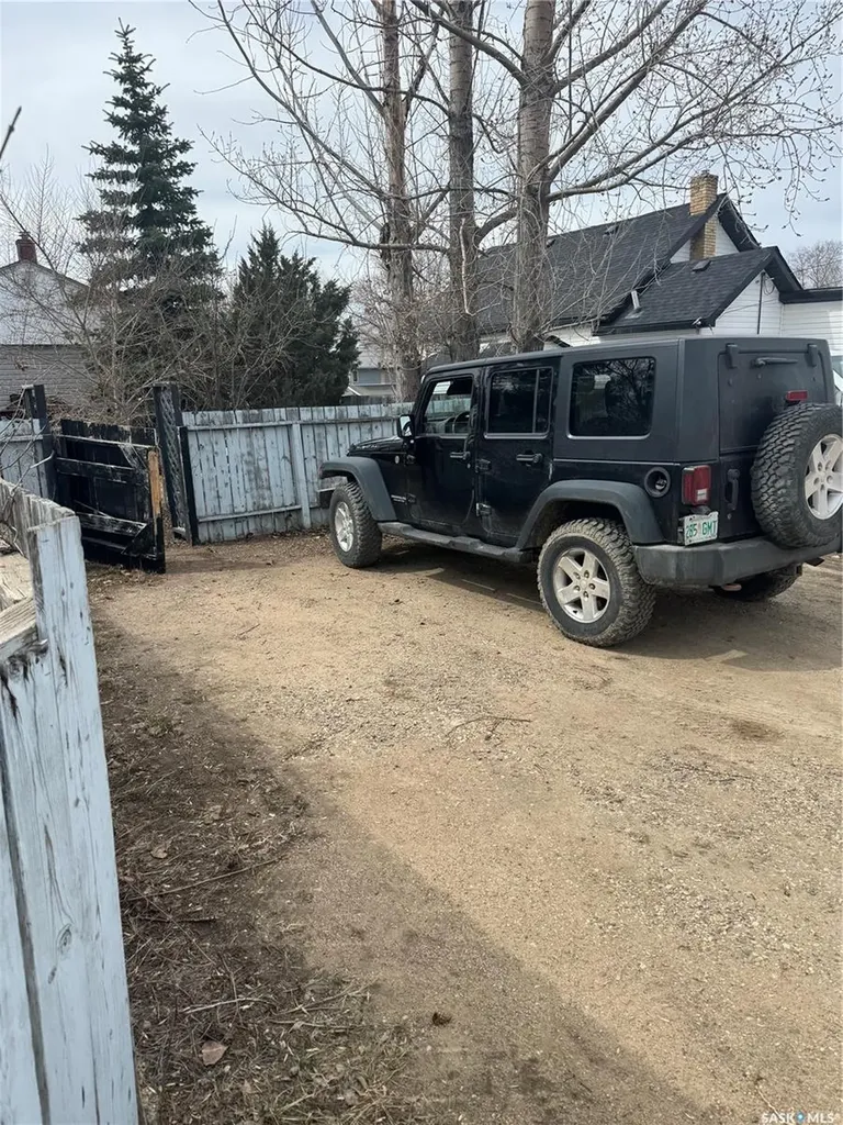 1509 Young Street Estevan SK S4A 0J5