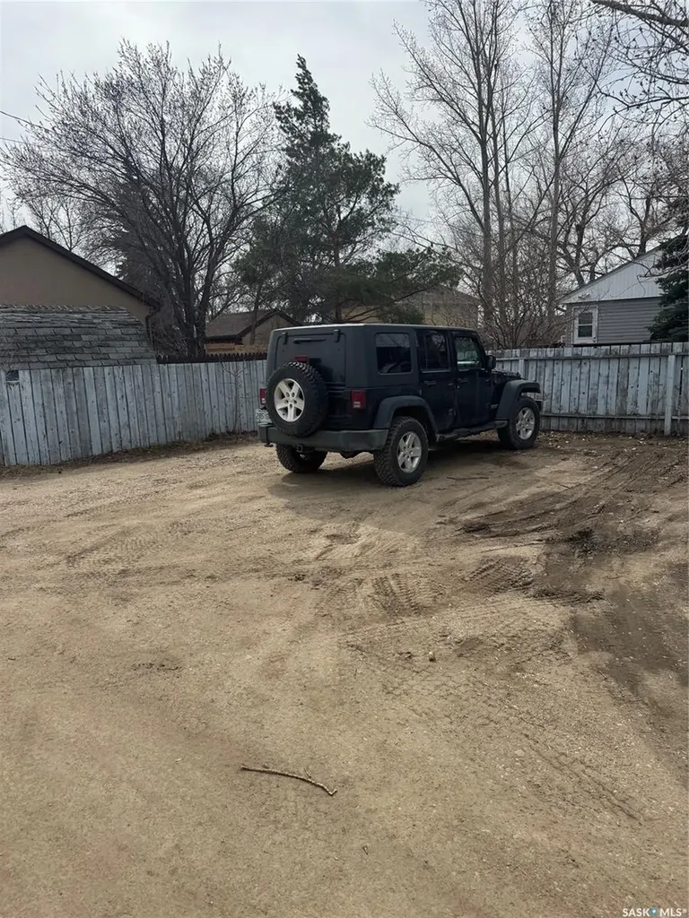 1509 Young Street Estevan SK S4A 0J5