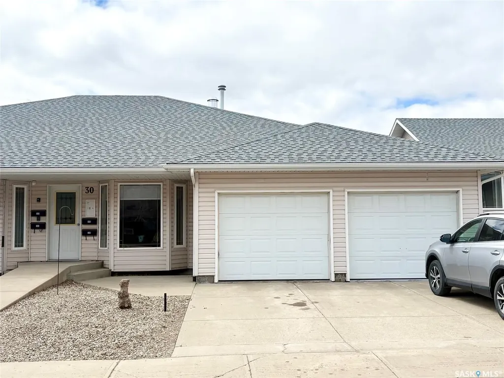 30 Russell Drive Yorkton SK S3N 3W2