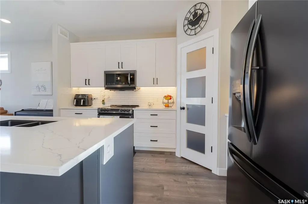 1007 Maplewood Drive Moose Jaw SK S6J 0B6
