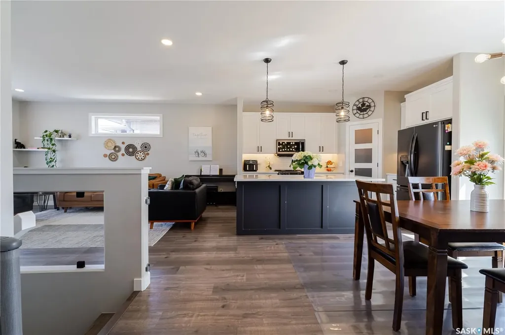 1007 Maplewood Drive Moose Jaw SK S6J 0B6