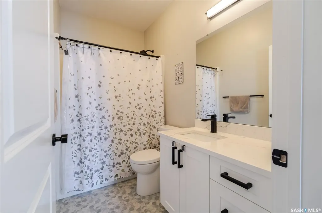 1007 Maplewood Drive Moose Jaw SK S6J 0B6