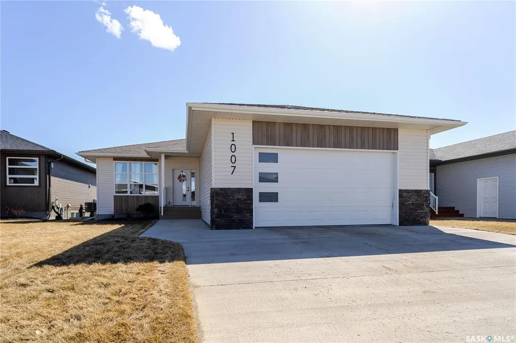 1007 Maplewood Drive Moose Jaw SK S6J 0B6