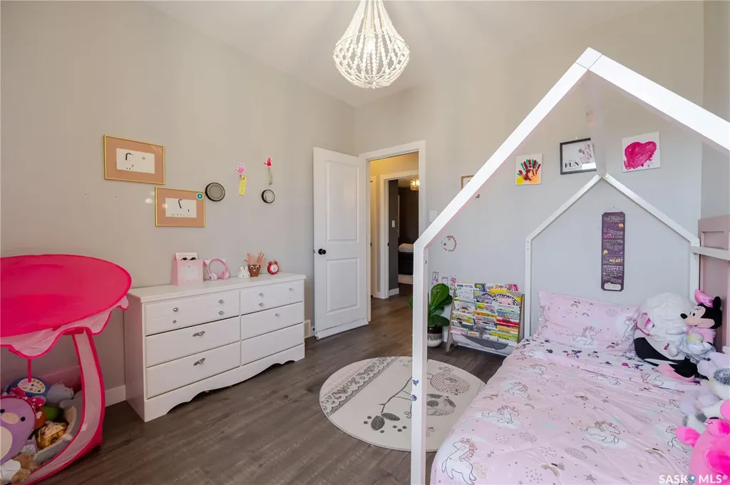 1007 Maplewood Drive Moose Jaw SK S6J 0B6