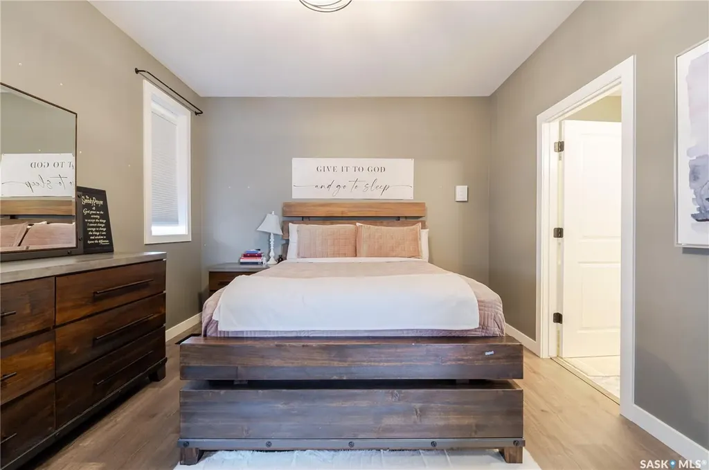 1007 Maplewood Drive Moose Jaw SK S6J 0B6