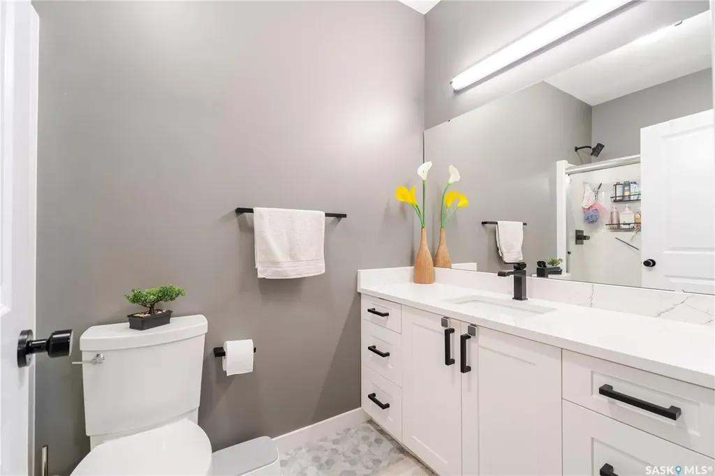 1007 Maplewood Drive Moose Jaw SK S6J 0B6