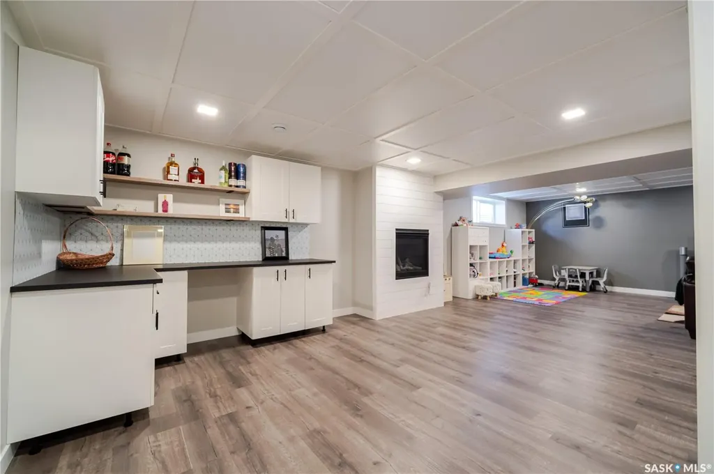 1007 Maplewood Drive Moose Jaw SK S6J 0B6