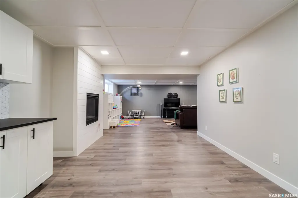 1007 Maplewood Drive Moose Jaw SK S6J 0B6