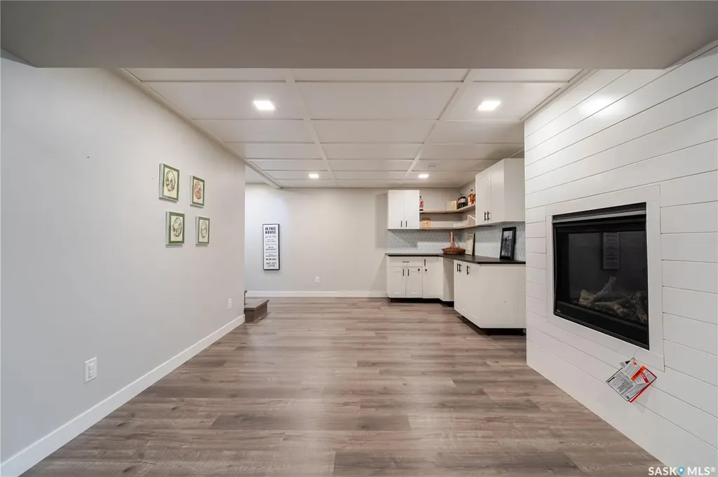 1007 Maplewood Drive Moose Jaw SK S6J 0B6