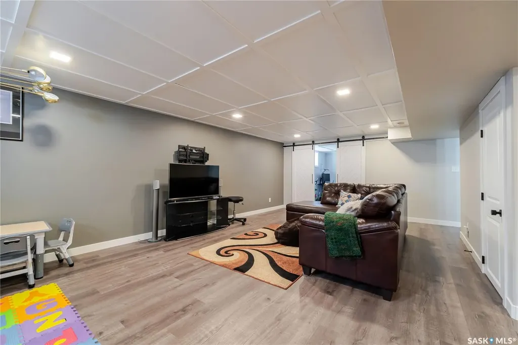 1007 Maplewood Drive Moose Jaw SK S6J 0B6