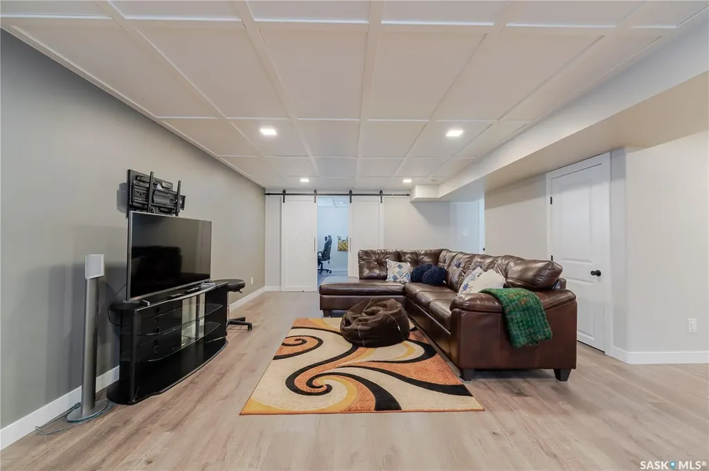 1007 Maplewood Drive Moose Jaw SK S6J 0B6