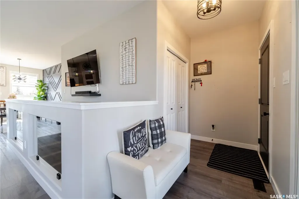 1007 Maplewood Drive Moose Jaw SK S6J 0B6