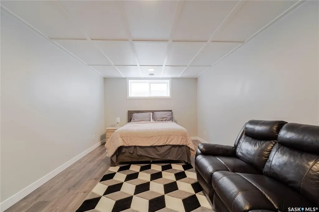 1007 Maplewood Drive Moose Jaw SK S6J 0B6