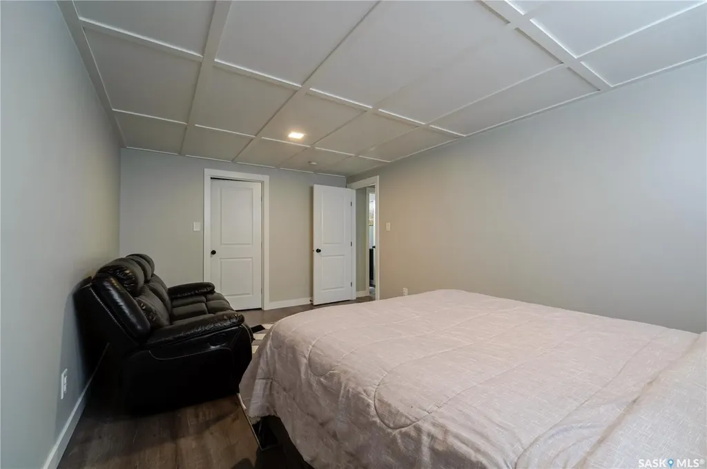 1007 Maplewood Drive Moose Jaw SK S6J 0B6
