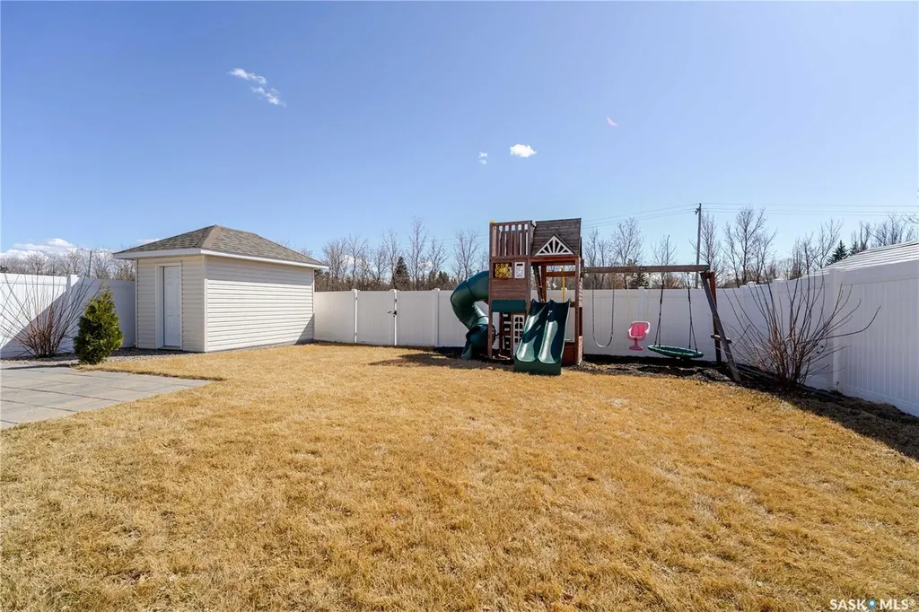 1007 Maplewood Drive Moose Jaw SK S6J 0B6