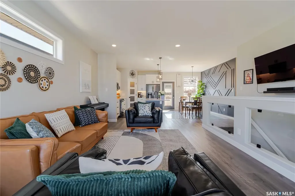 1007 Maplewood Drive Moose Jaw SK S6J 0B6