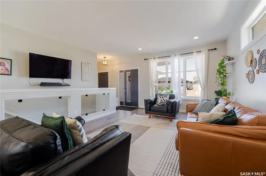1007 Maplewood Drive Moose Jaw SK S6J 0B6