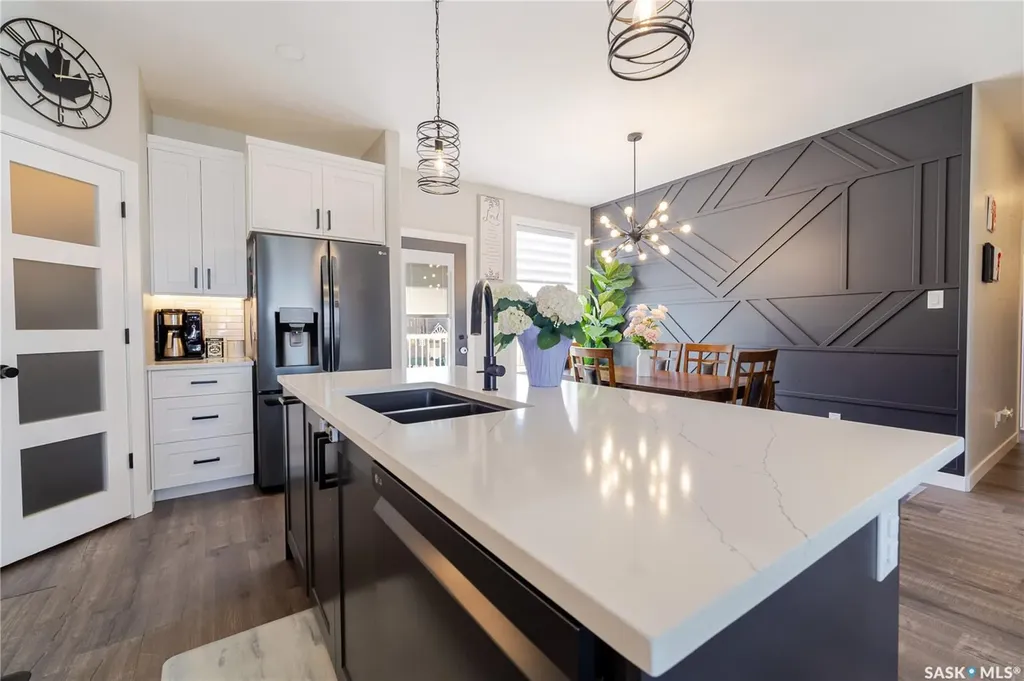 1007 Maplewood Drive Moose Jaw SK S6J 0B6