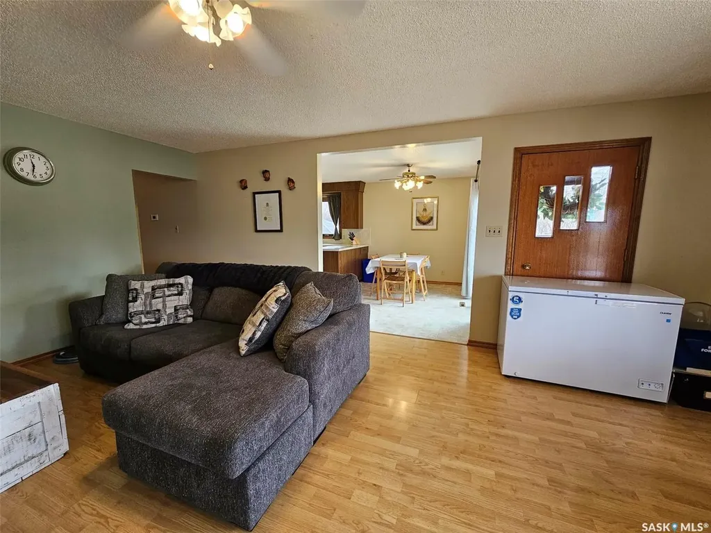 406 & 408 Mary Street Tramping Lake SK S0K 4H0