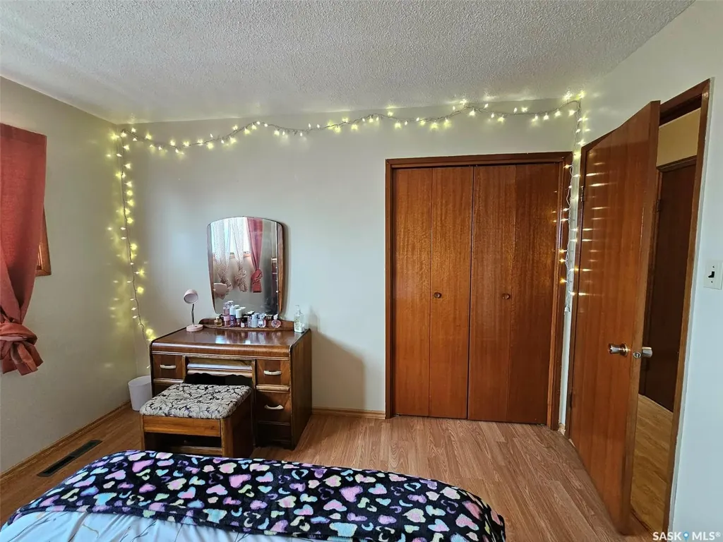 406 & 408 Mary Street Tramping Lake SK S0K 4H0