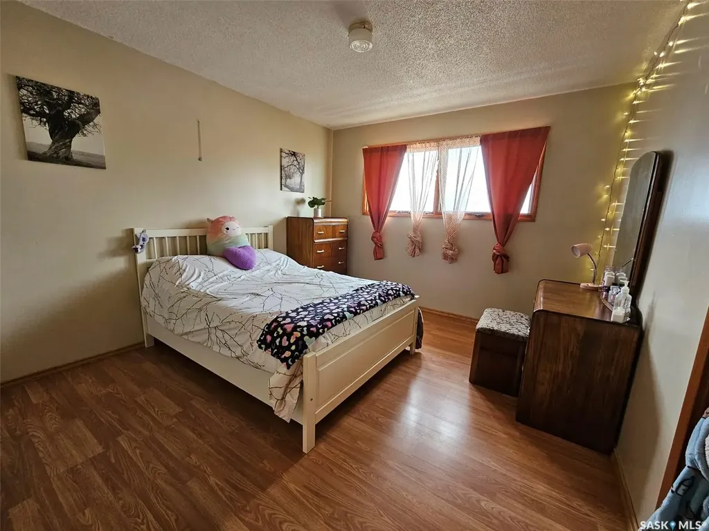 406 & 408 Mary Street Tramping Lake SK S0K 4H0
