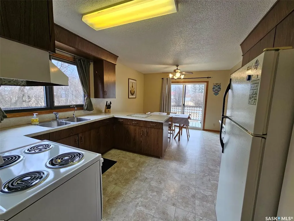 406 & 408 Mary Street Tramping Lake SK S0K 4H0