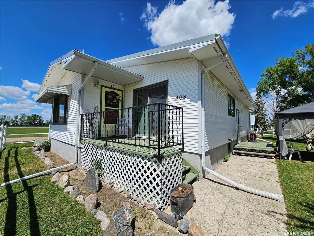 406 & 408 Mary Street Tramping Lake SK S0K 4H0