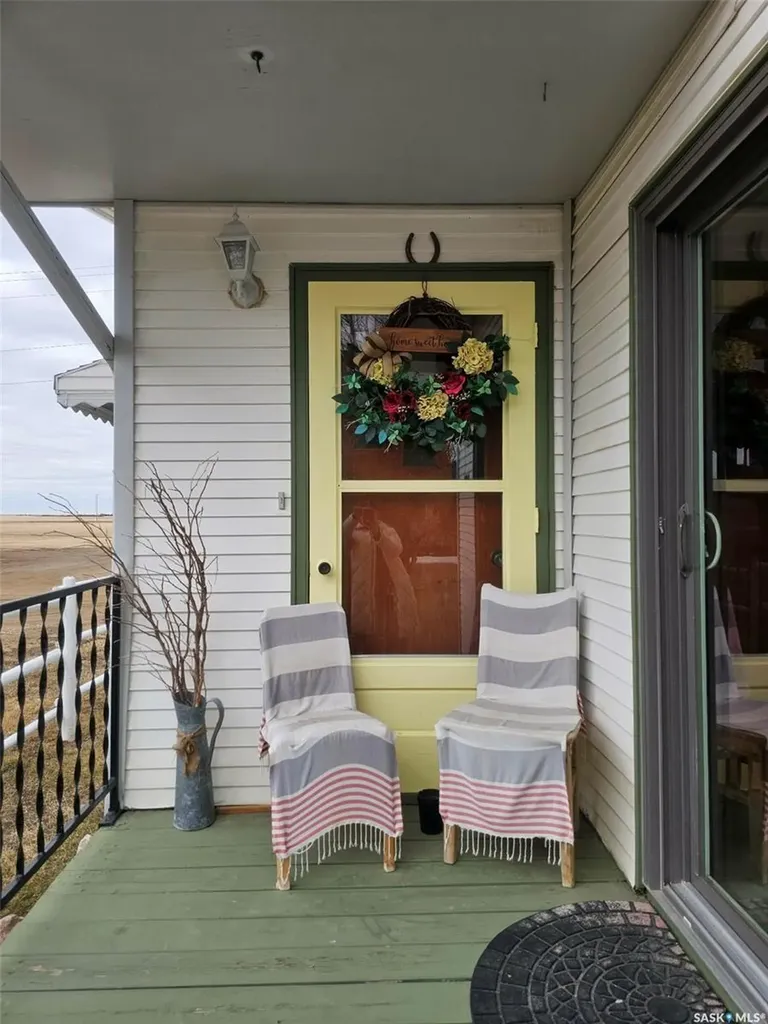 406 & 408 Mary Street Tramping Lake SK S0K 4H0