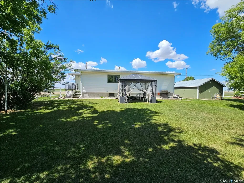406 & 408 Mary Street Tramping Lake SK S0K 4H0
