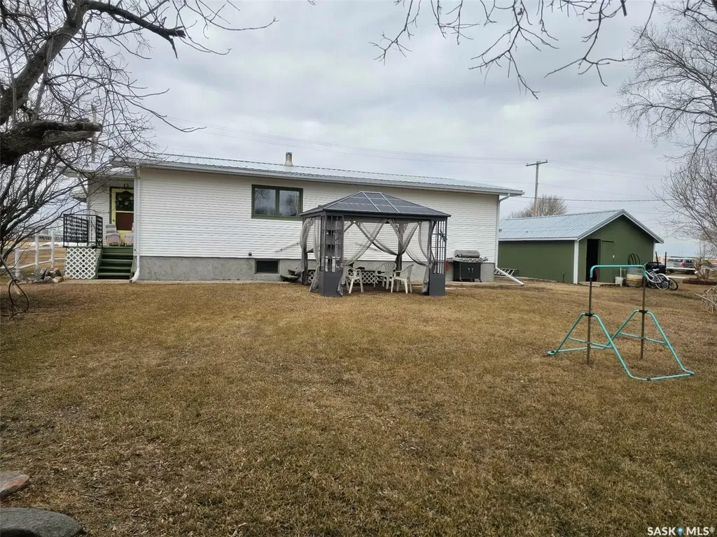 406 & 408 Mary Street Tramping Lake SK S0K 4H0