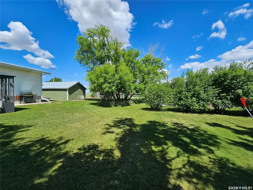406 & 408 Mary Street Tramping Lake SK S0K 4H0