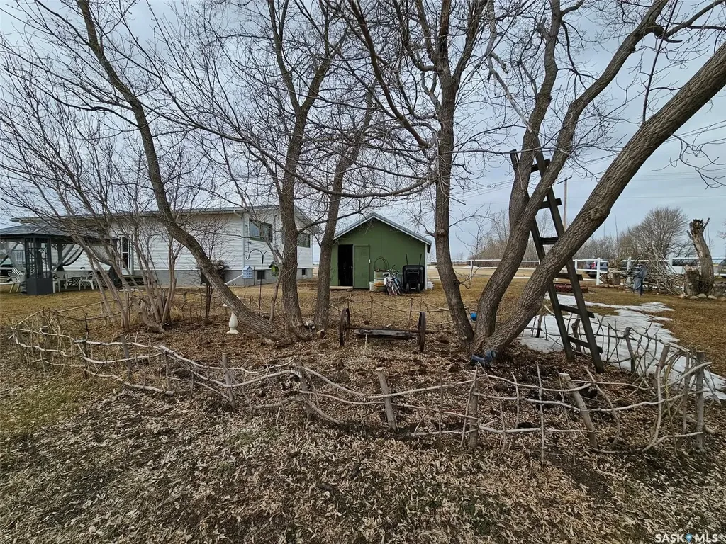 406 & 408 Mary Street Tramping Lake SK S0K 4H0