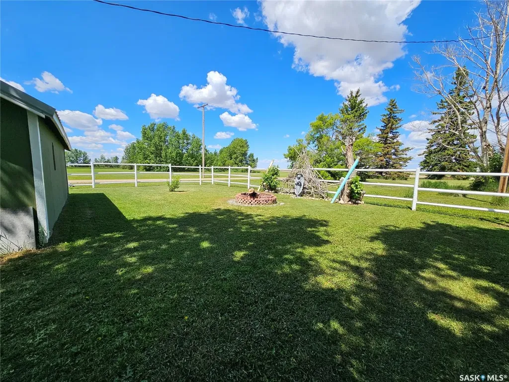406 & 408 Mary Street Tramping Lake SK S0K 4H0