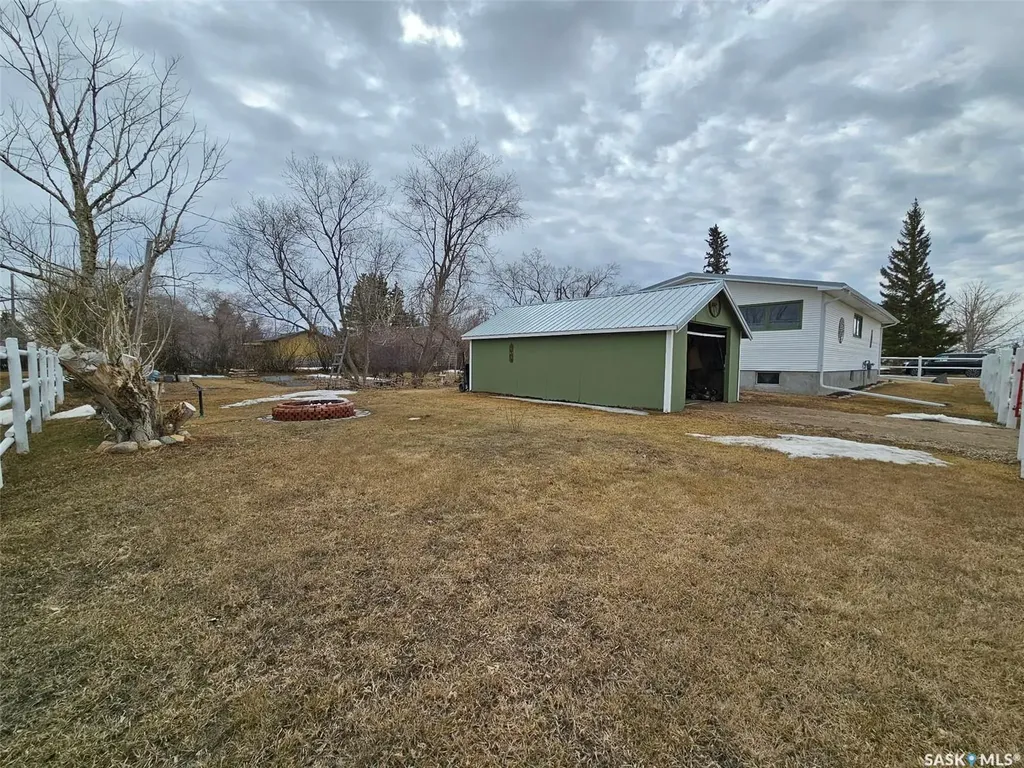 406 & 408 Mary Street Tramping Lake SK S0K 4H0